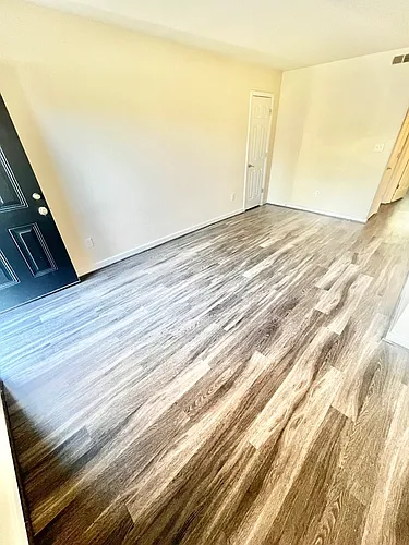 1243 Nelson St Photo 1
