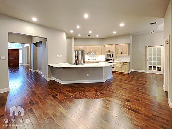 5th image of 1733 Fox Tree Ln
