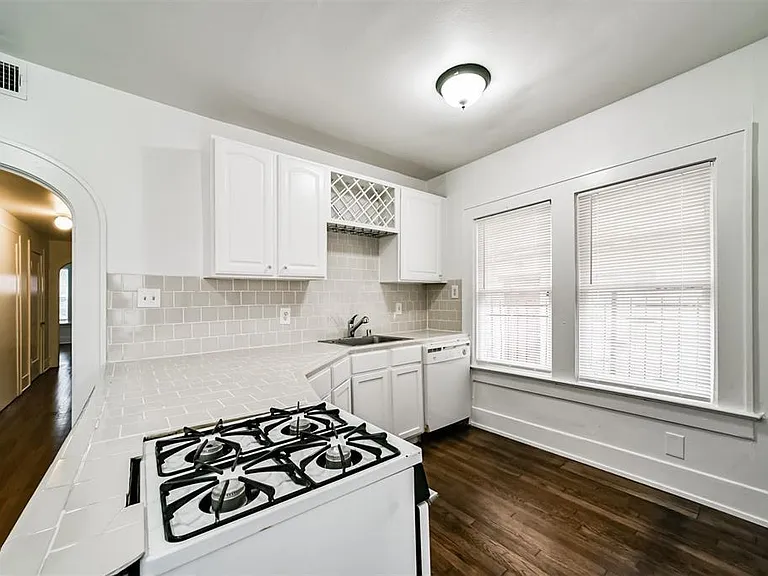 2235 Welch St — Photo 7