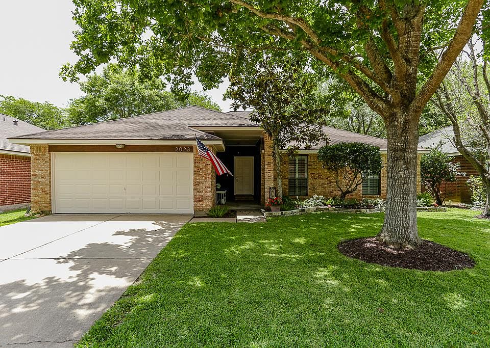 1st image of 2023 Victoria Garden Dr