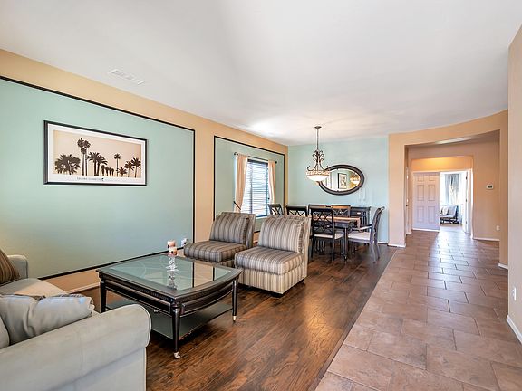 5th image of 686 E Sun Valley Farms Ln