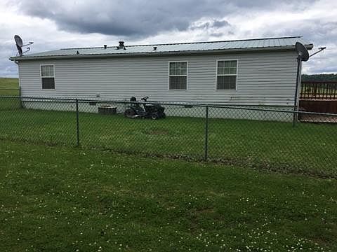 2nd image of 45589 Laura Dr