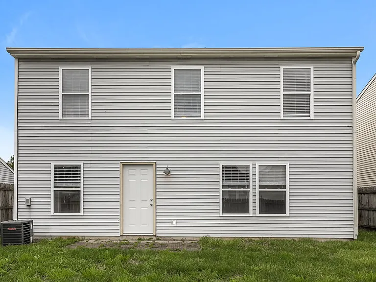 2371 Summerwood Ln — Photo 17