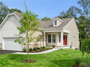 931 Tillinghast Dr #16, Oxford, CT 06478