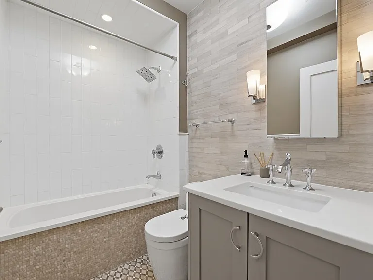 604 Adams St #4 — Photo 10