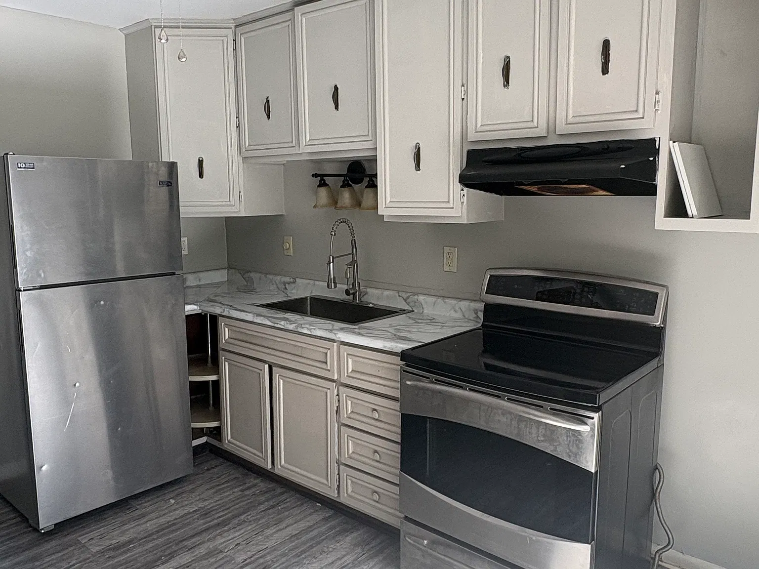4030 W Creighton Ter — Photo 3