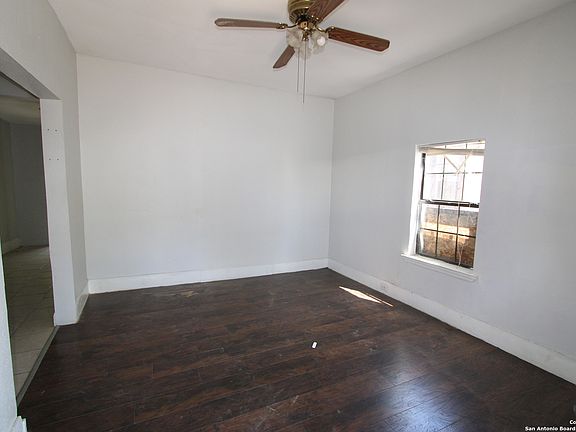 4th image of 307 E LACHAPELLE