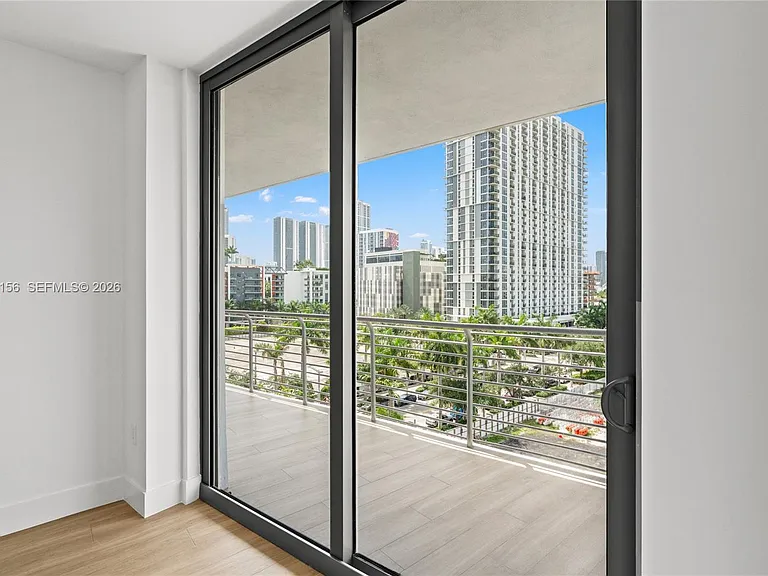 90 NE 32nd St #627 — Photo 32