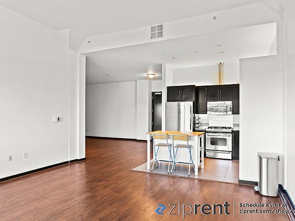 2nd image of 1001 46th St Unit 503