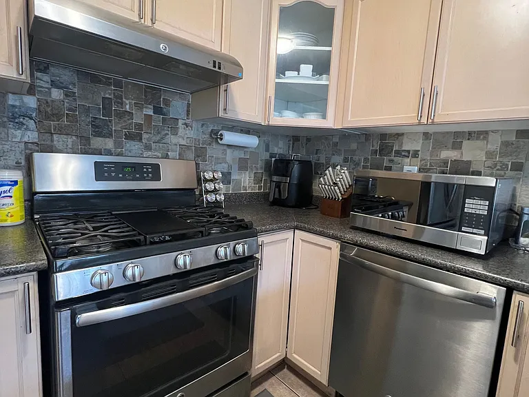 860 Luxton Dr — Photo 15