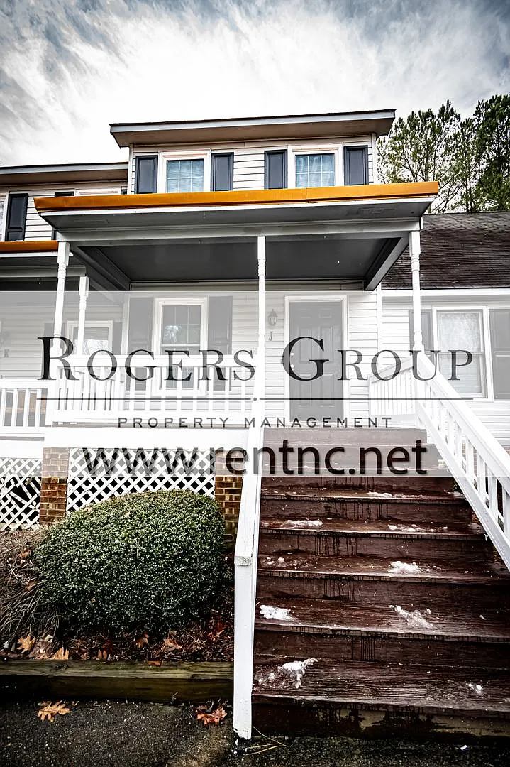 #160 - 1725 Graham Ave Apts — Photo 1