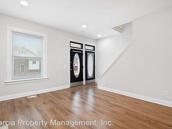 3rd image of 3003 Sidney St