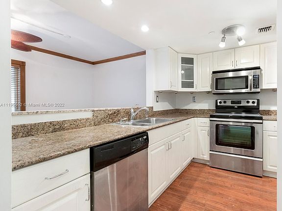 2nd image of 635 Euclid Ave APT 108