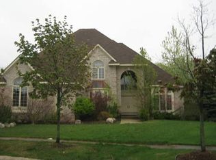 7079 Treeline Dr, West Bloomfield, MI 48322