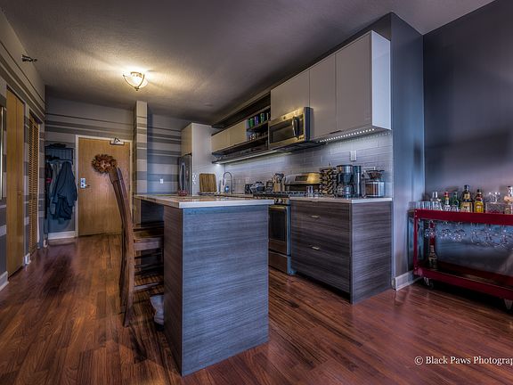 2nd image of 5 E 14th Pl APT 1202