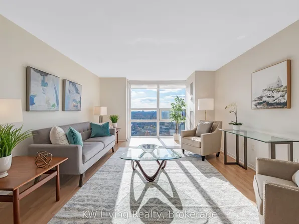 131 Beecroft Rd, Toronto, ON