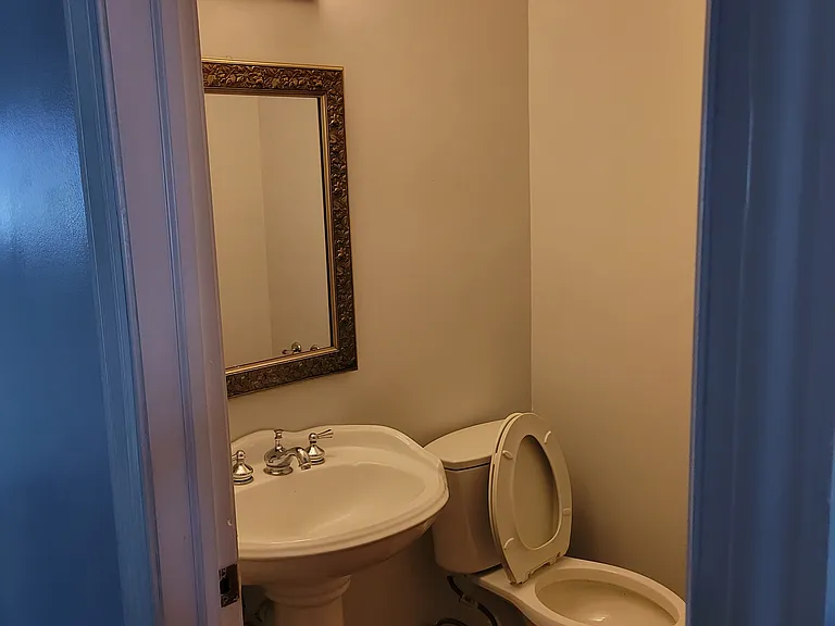 11 Park Ave — Photo 5