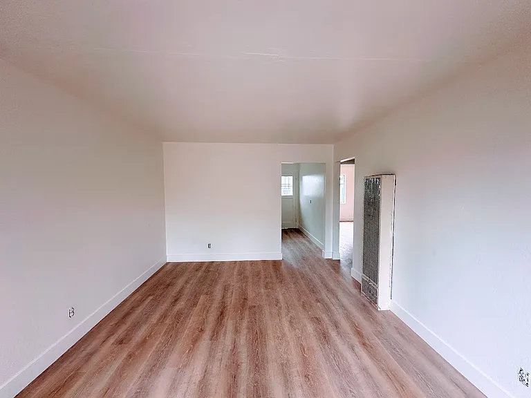 9301 Bancroft Ave #C — Photo 5