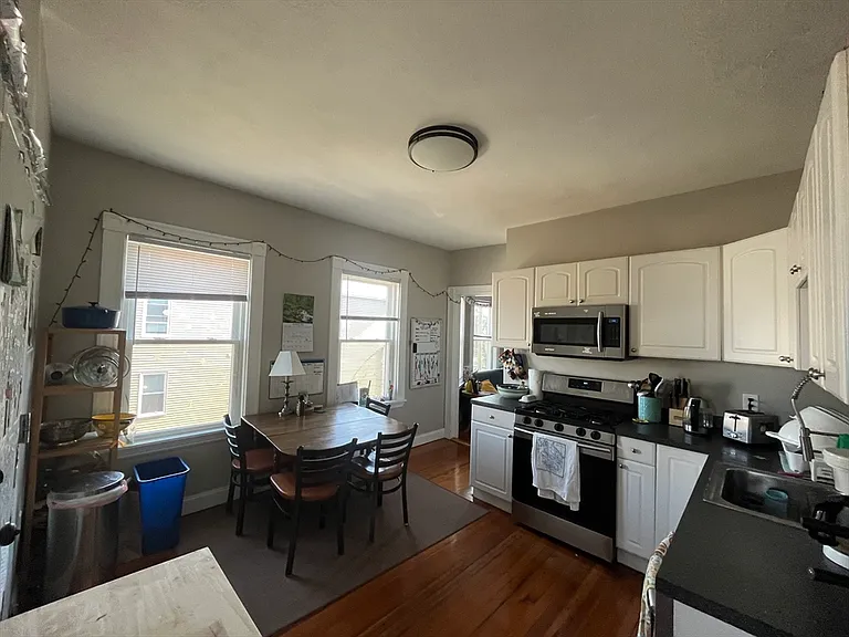 79-83 Beacon St #2 — Photo 1