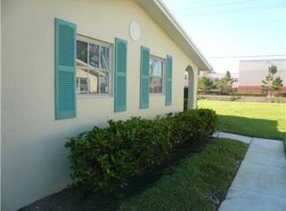 8394 Palomino Dr, Lake Worth, FL 33467