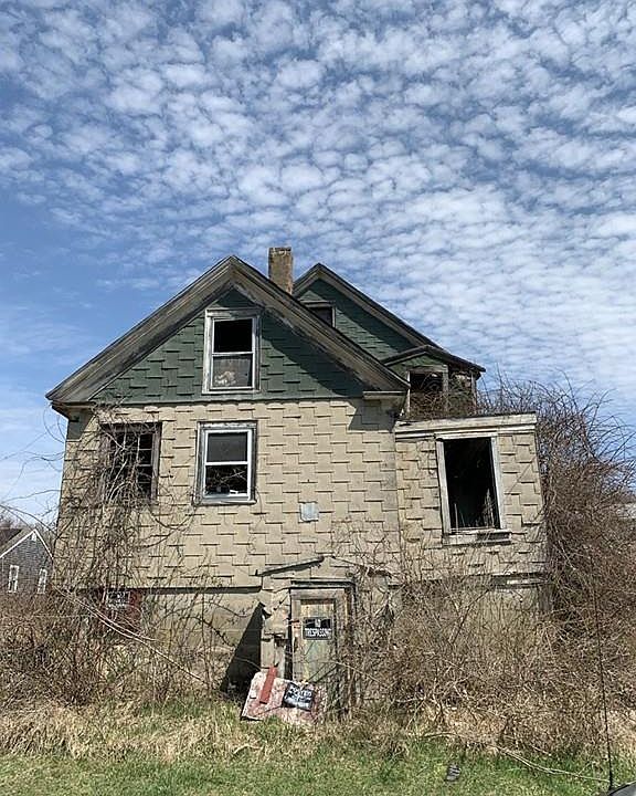 2nd image of 89 Akin St