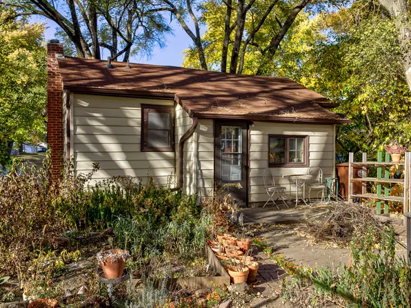 1505 Ridgewood Ave, Ames, IA 50010