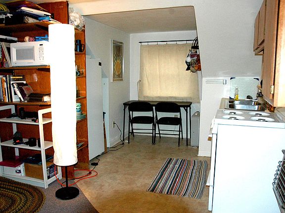 3rd image of 45 Sunnyside Dr APT 3