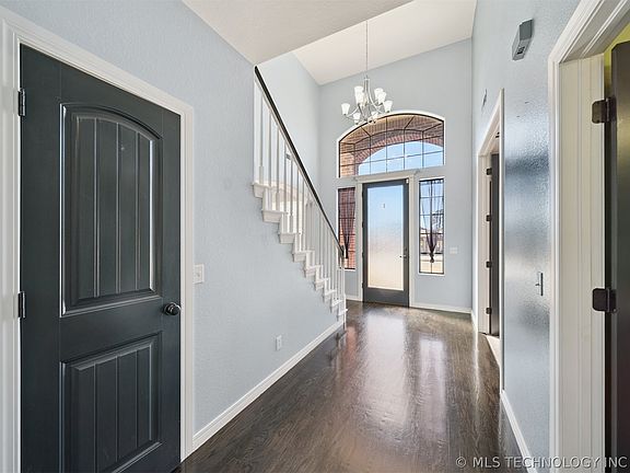 5th image of 1411 Circle Dr