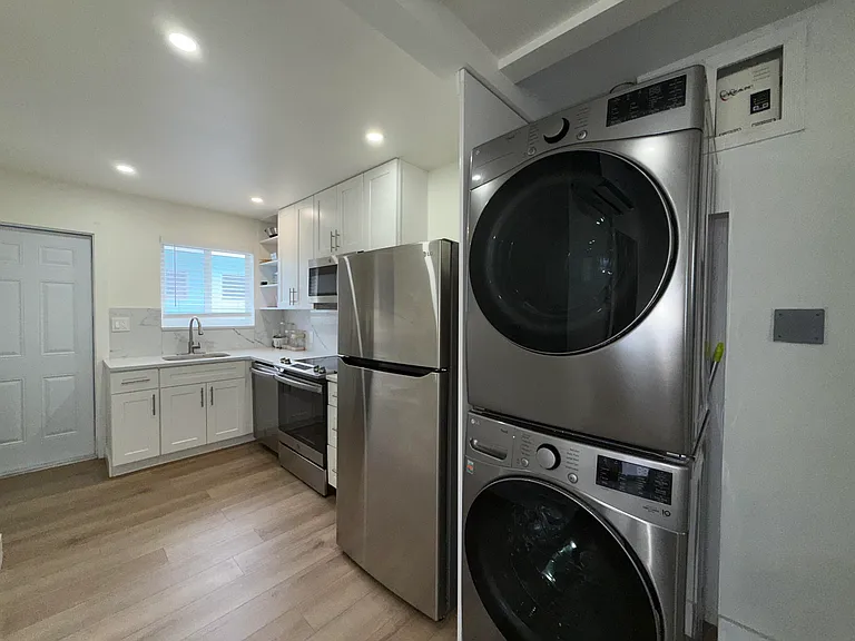 820 SE 14th St #1-2 — Photo 5