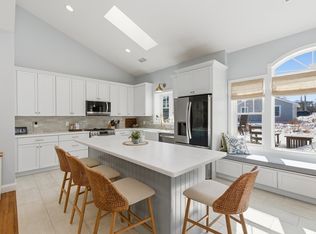 73 Congdon St, Narragansett, RI 02882