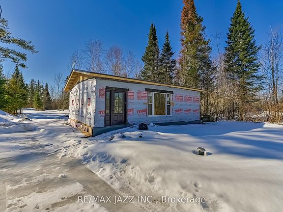 4th image of 3338 Monck Rd