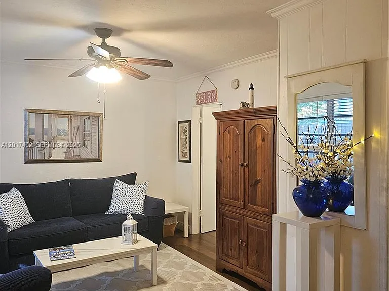 325 Fernwood Rd #10 — Photo 9