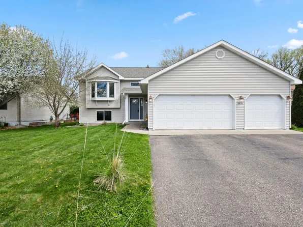 1838 Rodao Dr, River Falls, WI 54022