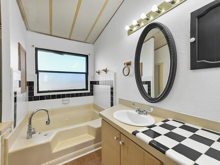 4922 County Road 803 — Photo 16