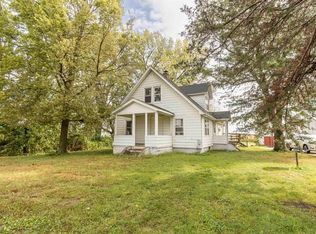 7912 Waverly Rd, Cedar Falls, IA 50613