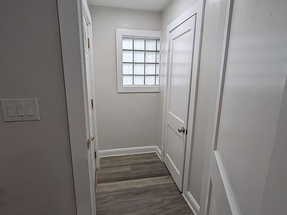 3rd image of 619 Lindegar St