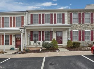 677 Knoll Dr, Mount Joy, PA 17552