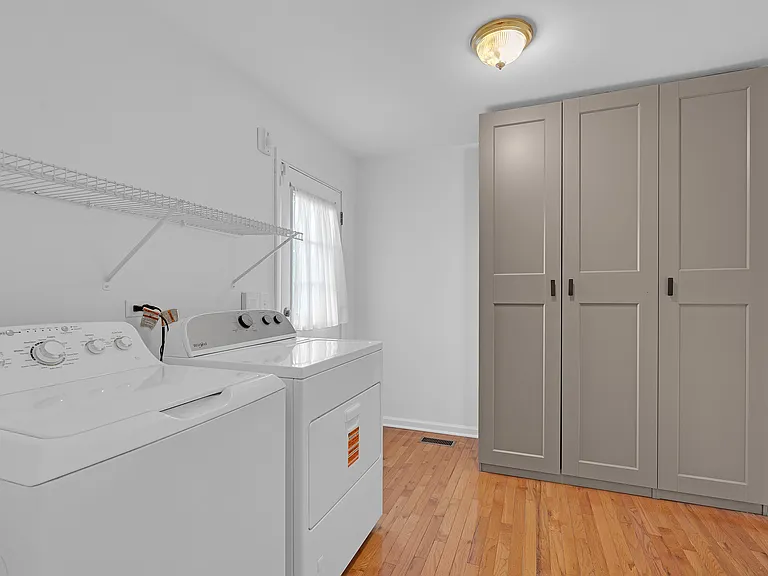 1423 Bangor Ln — Photo 16