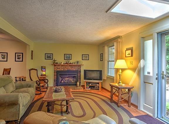 5th image of 203 Gosling Dr
