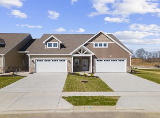 817 Brookwood Cres, Tipp City, OH