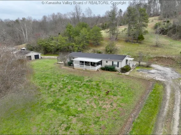 6153 Wood School Rd, Gallipolis Ferry, WV 25515