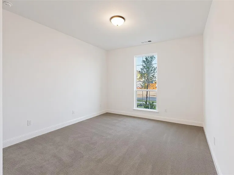 2380 Rainforest Dr — Photo 5