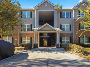 8201 Fairington Ridge Cir, Lithonia, GA 30038
