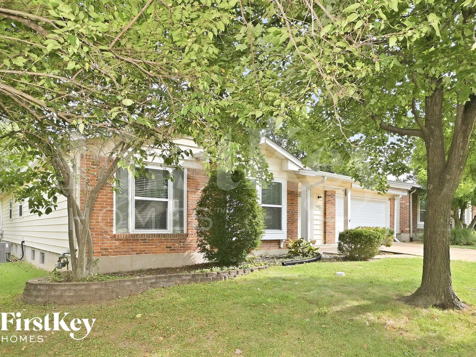 4 bed, 2.0 bath, 1750 sqft, $2,360 — Photo 2
