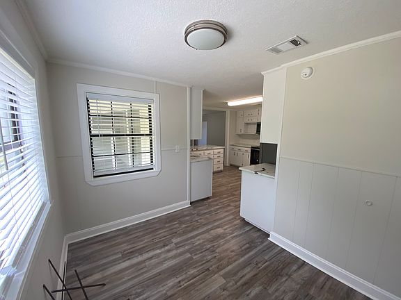 3rd image of 257 Coleman St