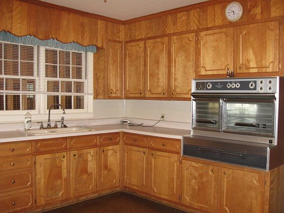 3rd image of 1221 Pennrose Dr