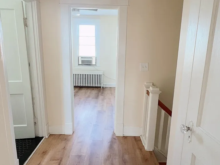2307 Windsor Ave — Photo 11