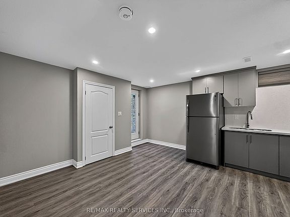 5th image of 36 Lionhead Golf Club Rd #Basement