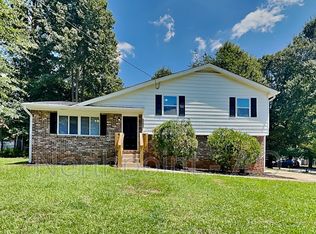 8280 Chestnut Dr, Jonesboro, GA 30238