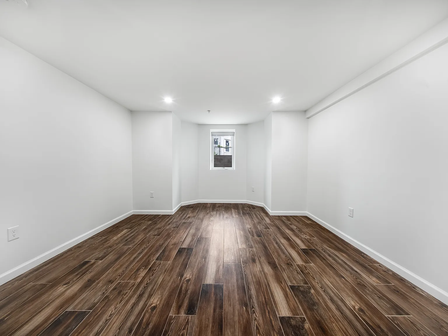 3 bed, 1750 sqft, $3,300 — Photo 4